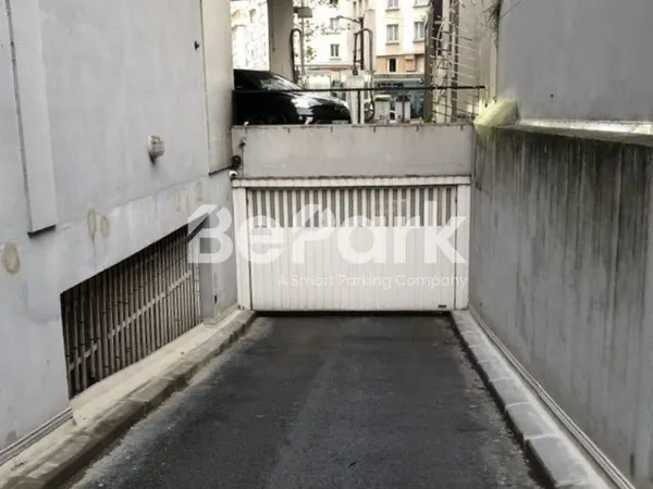 Parking 12 m²