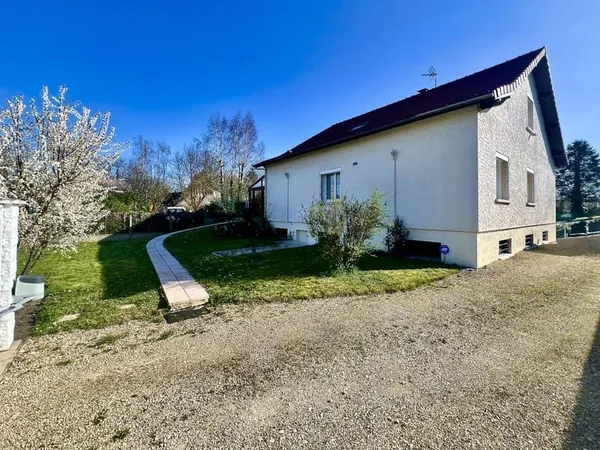 Spacieuse maison familiale climatisée avec véranda à Saint-
