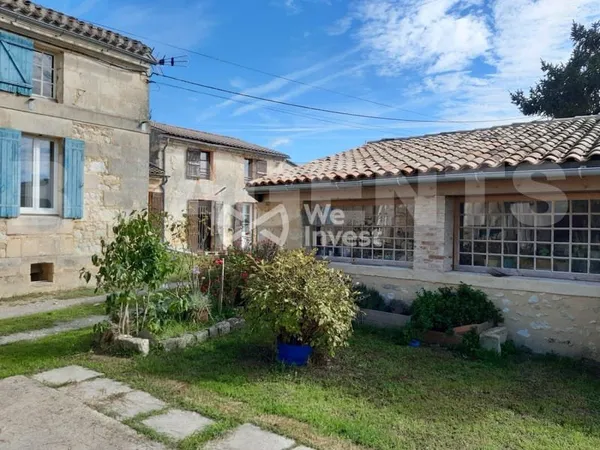 Maison 11 pièces 300 m²