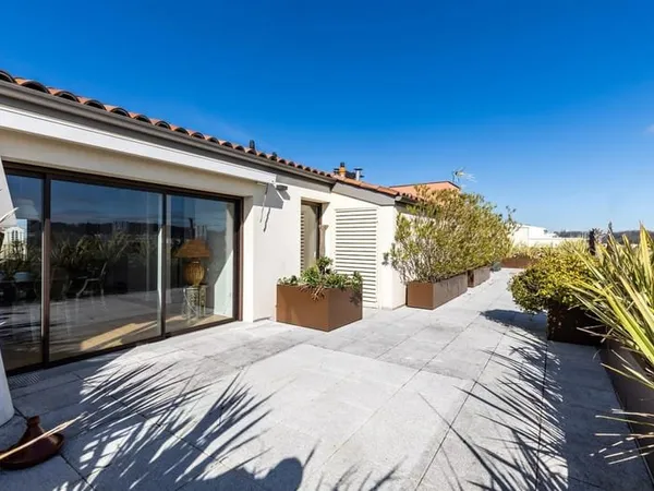 Magnifique T4 155m2 en attique- 135m2 de terrasse