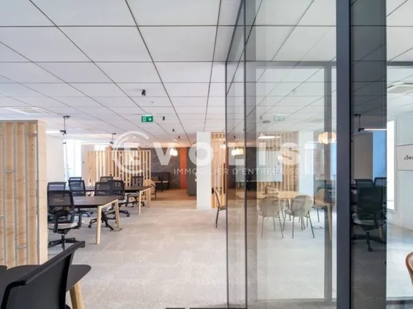 Bureaux - A LOUER - 145 m² non divisibles