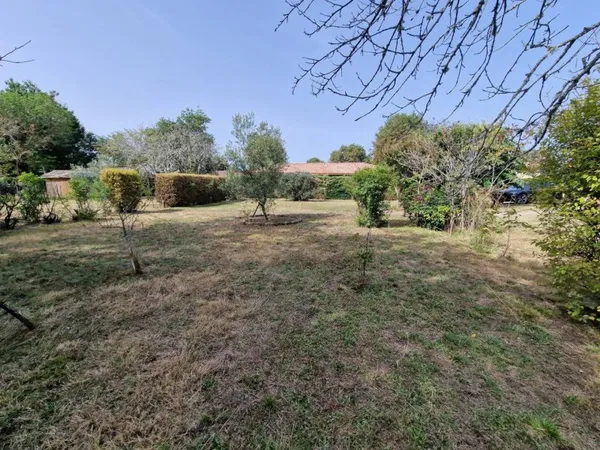 Terrain constructible 1028 m²