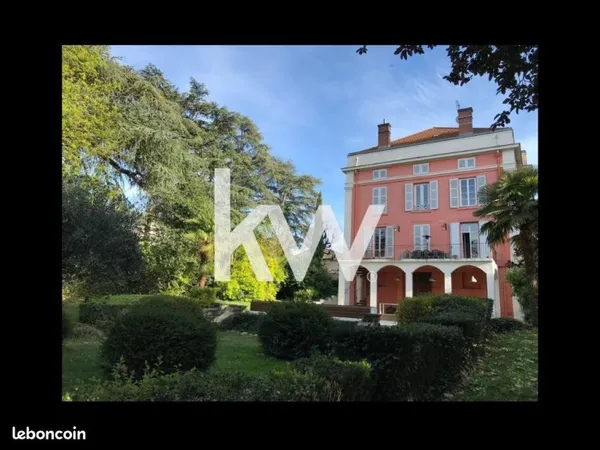 Maison 12 pièces 425 m²