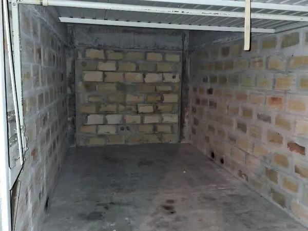 Parking/box 13 m² QUIMPER