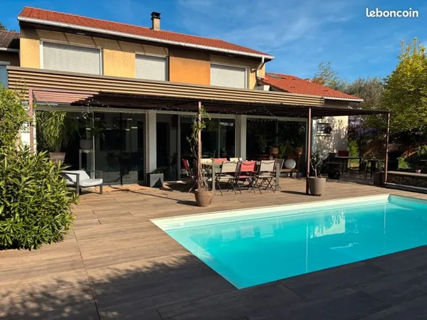 Maison 8 pièces 196 m²