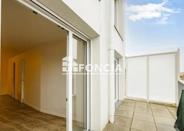 T2 RÉCENT AVEC BALCON ET PARKING - BOULEVARD VILLEBOIS MAREUIL