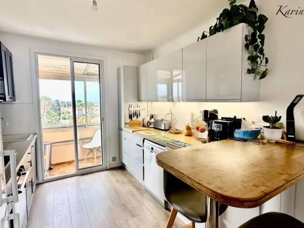 SIX FOURS LES PLAGES - PROXIMITE DU CENTRE VILLE - PETITE COPROPRIETE AU CALME - APPARTEMENT T3 - CA