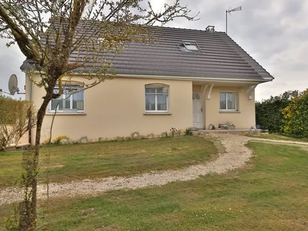 Maison 4 chambres avec sous-sol complet - 25 min de Troyes