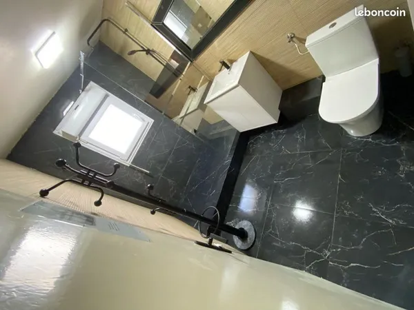 Chambre meublée en colocation