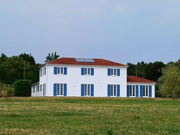Maison 8 pièces 250 m²