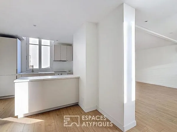 Appartement duplex rénové au dernier étage aux Chartrons