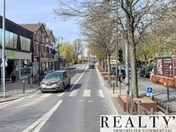 Local commercial 282 m²