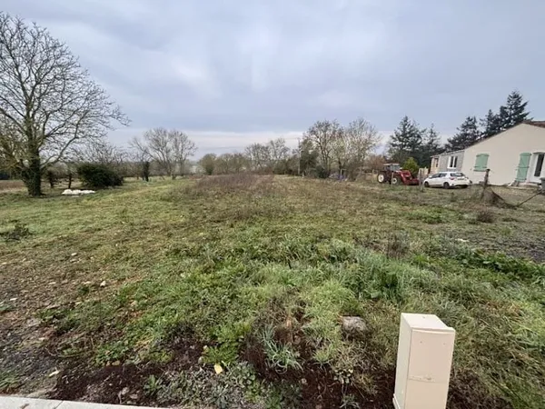 Terrain 644 m²