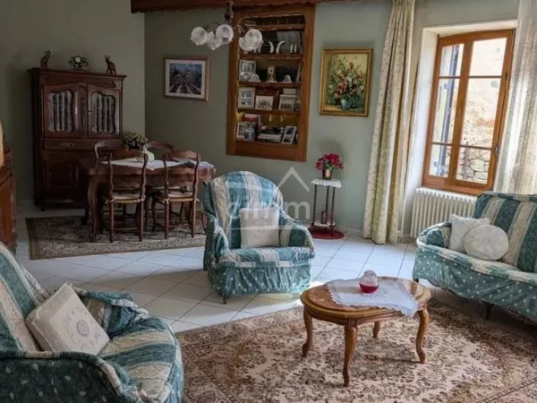 Maison 7 pièces 230 m²