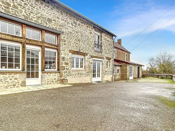 Maison 7 pièces 240 m²