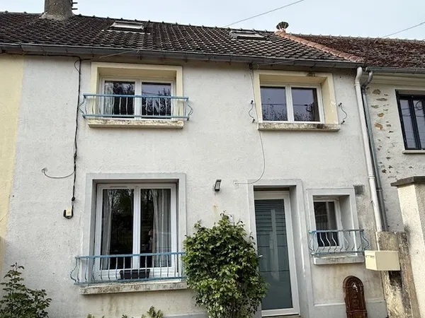 Maison d'habitation de 69 m2 - BELLOT (77)