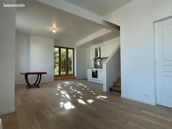 Maison 2 chambres, jardin en centre ville