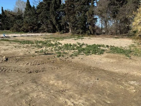 Terrain 820 m²