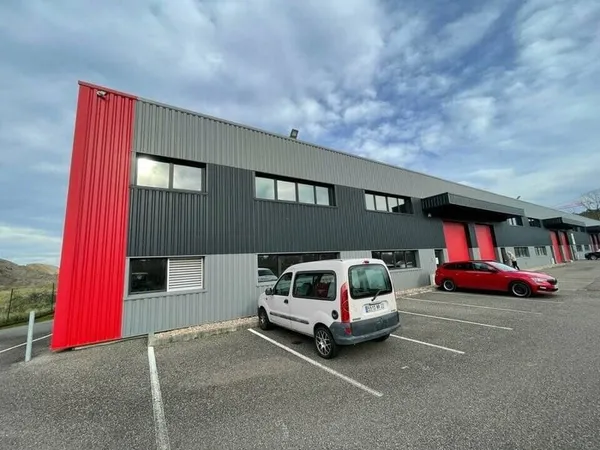 Local d'activité 559 m²