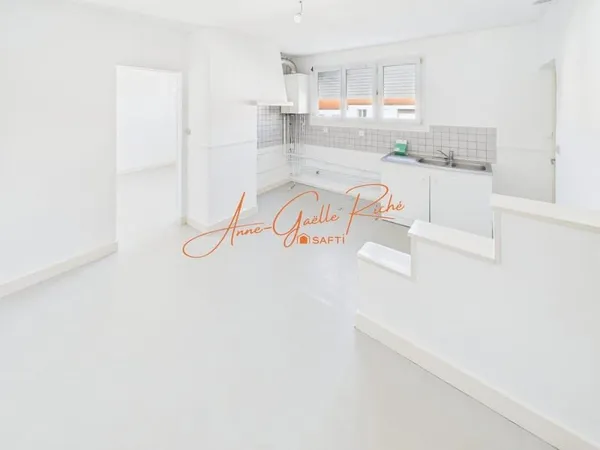 APPARTEMENT T3 VUE DÉGAGÉE, DERNIER ÉTAGE, CAVE ET GARAGE