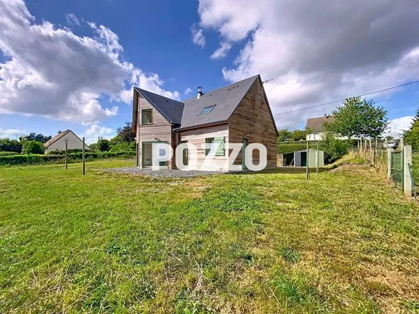 A VENDRE . SAINT AMAND. MAISON OSSATURE BOIS AVEC VIE DE PLAIN-PIED