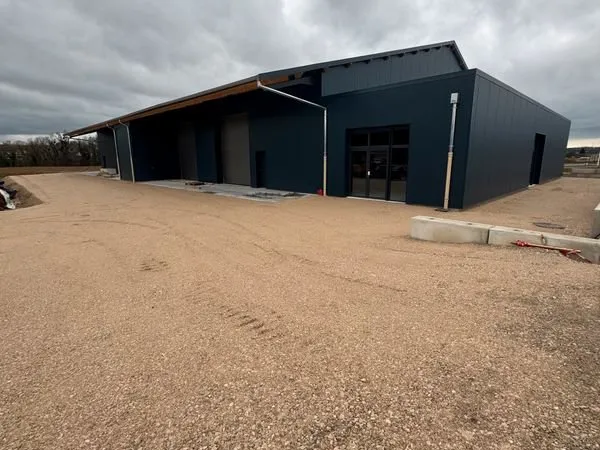Local d’activité et entrepôt Location Arbois 1p 90m² 500€