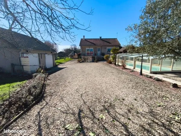 Maison avec piscine et sauna