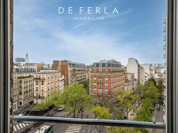 3 pièces au dernier étage - Métro Convention