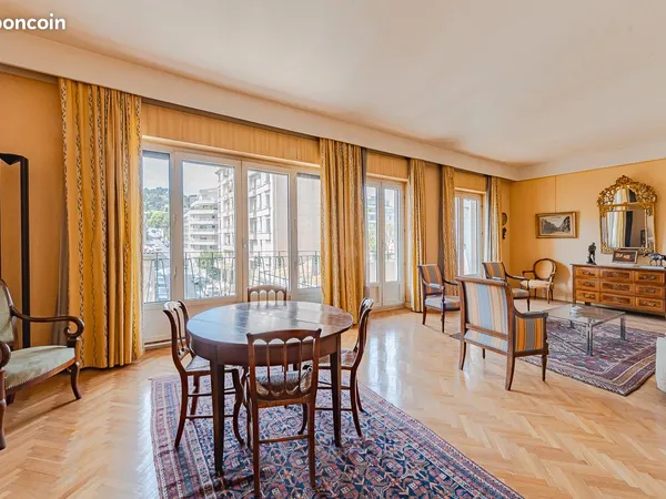 RUE PARADIS MARSEILLE 8e - Superbe T3/4 de 114 m² avec loggia + balcons + cave + garage et chambre d