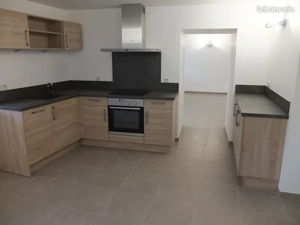 A louer grand appartement T2, 73m2 LEAZ