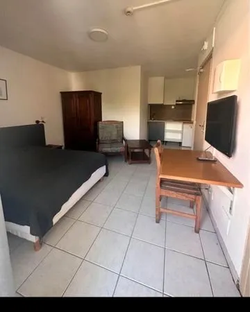 Studio semi meublé St Denis