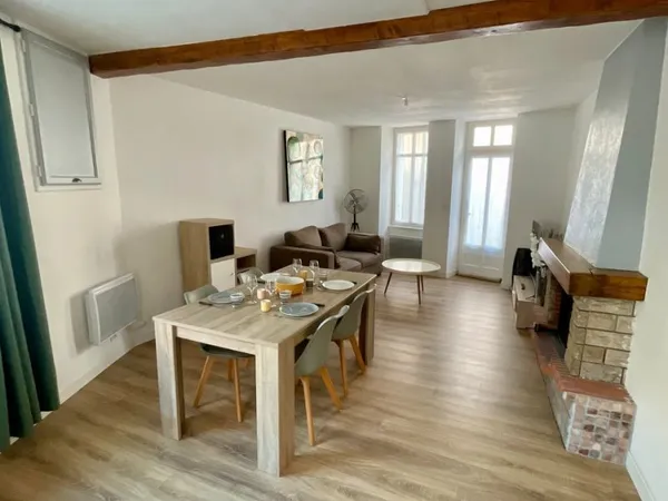 Maison de bourg St Malo du Bois (Meublée)