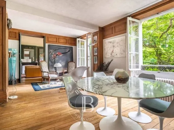 Maison 10 pièces 400 m²