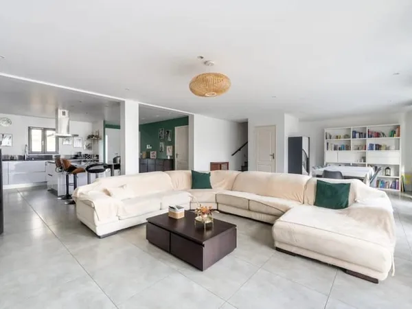 Maison familiale et moderne 8 pièces à Boran-sur-Oise