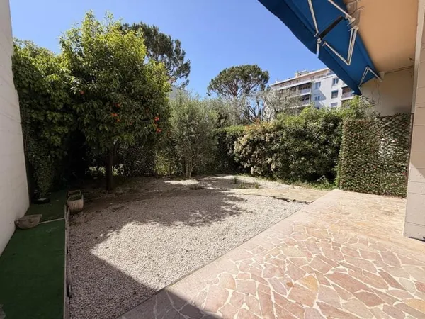 Nice Cimiez - Idéal familles - Beau 4 pièces en rez de jardin dans une résidence avec parc