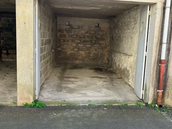 Stationnement Location Villedieu-les-Poêles-Rouffigny   100€