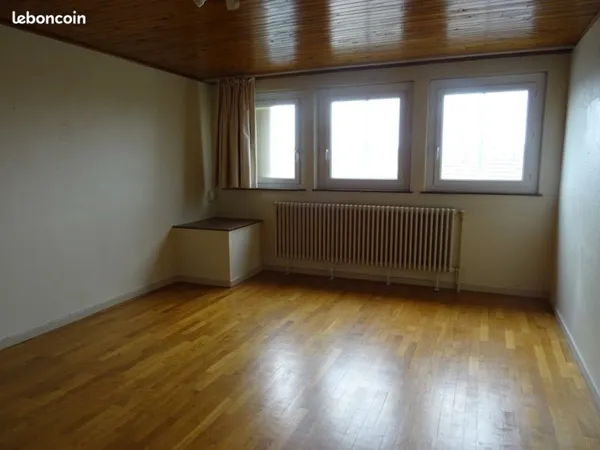 Grand F1 - 36m2 quartier Hôpital, roseraie