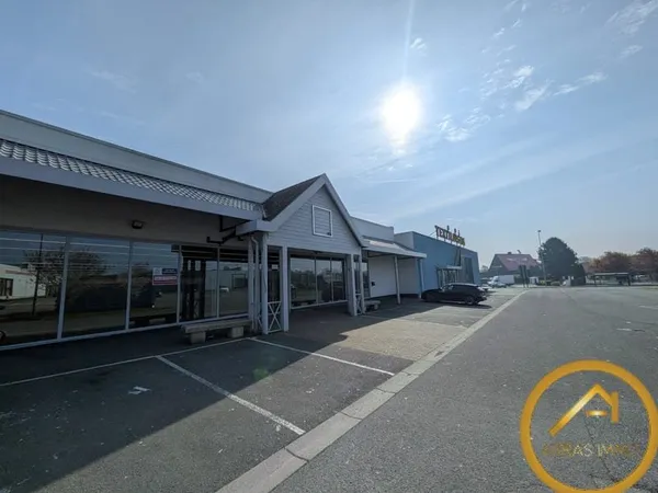 LOCAL COMMERCIAL 800m2 - ZONE PORTE NORD BRUAY