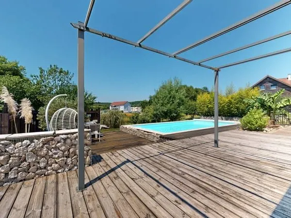 Maison avec piscine- 148m2 à Rioz