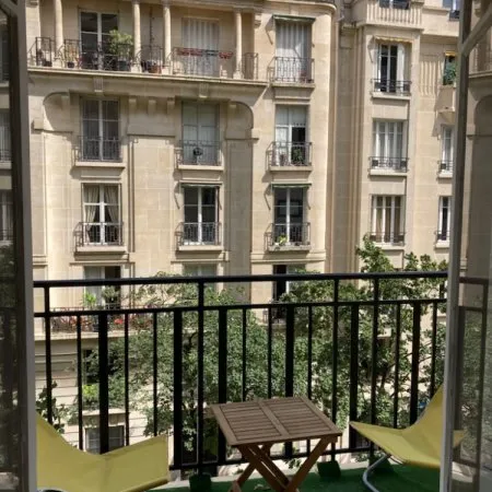 Loue ch dans appartement meublé