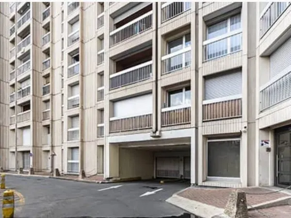 Parking 12 m²