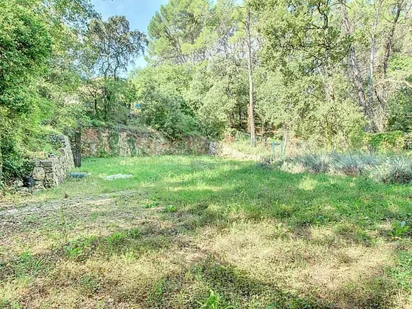 A VENDRE Terrain Lorgues 1000 m² Clôturé ! plat !