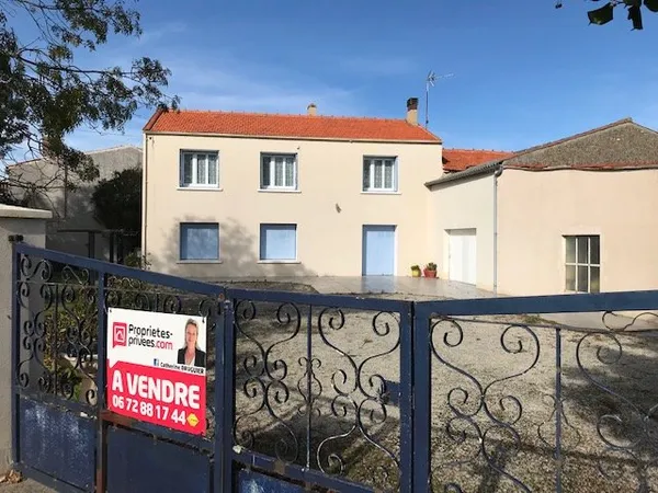 Maison de village 114 m2 4 chambres garage, dépendances et jardin