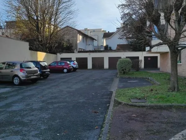 Garage fermé Bayonne, Foch 18 m2