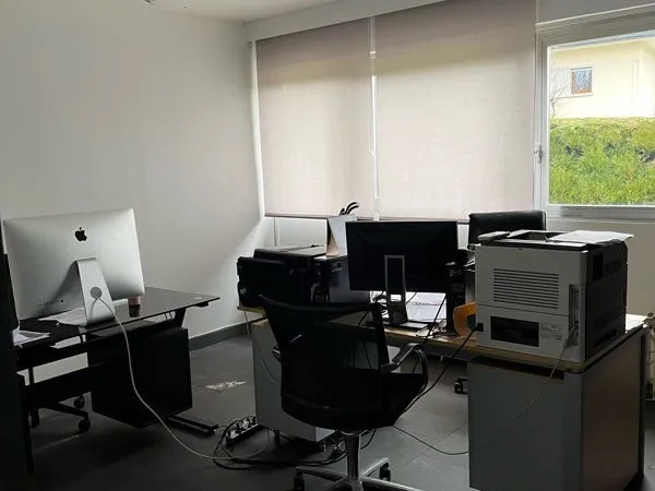 Bureau et espace de travail Location Saint-Pierre-en-Faucigny  20m² 500€