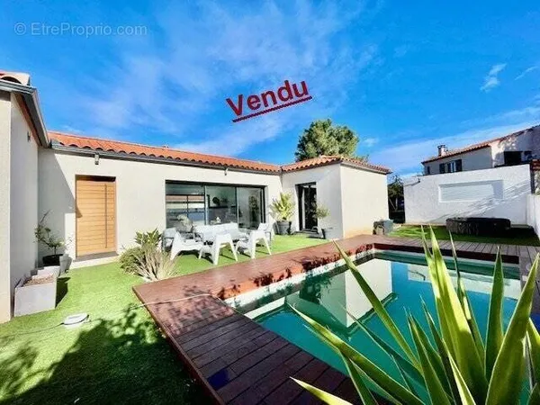 Villa F4 + Piscine !