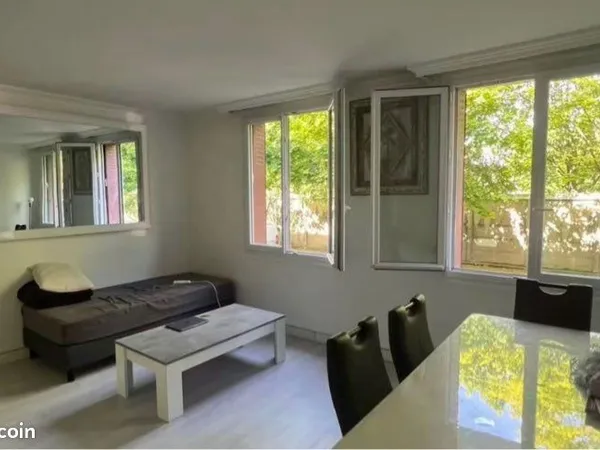 F3 lumineux 48 m² - 2 chambres - Parking - Cave - Résidence sécurisée - Drancy Avenir