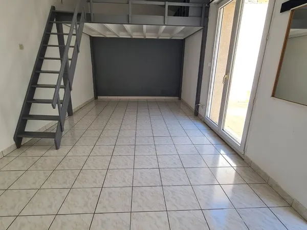 Studio avec mezzanine et terrasse privative - Reims centre