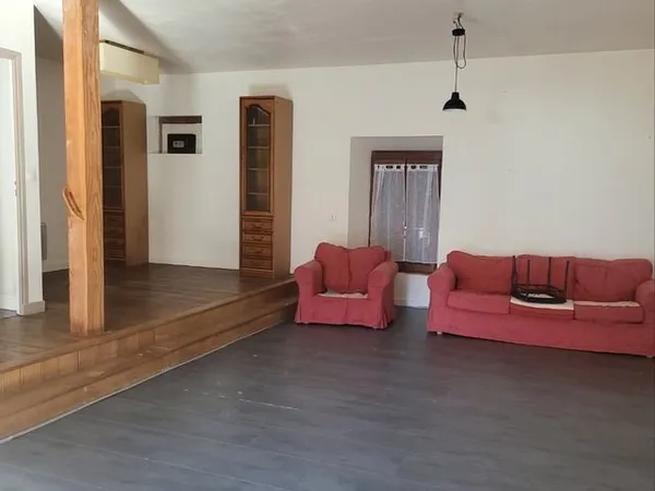 Location NEUVIC