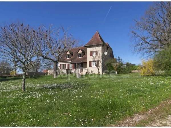 Maison quercynoise avec dépendances et terrain - Payrac (46)